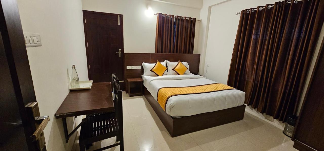 Blueway Residency Downtown Hotel Thiruvananthapuram Exterior foto
