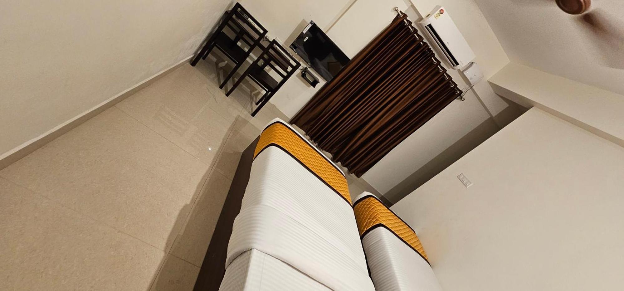 Blueway Residency Downtown Hotel Thiruvananthapuram Exterior foto