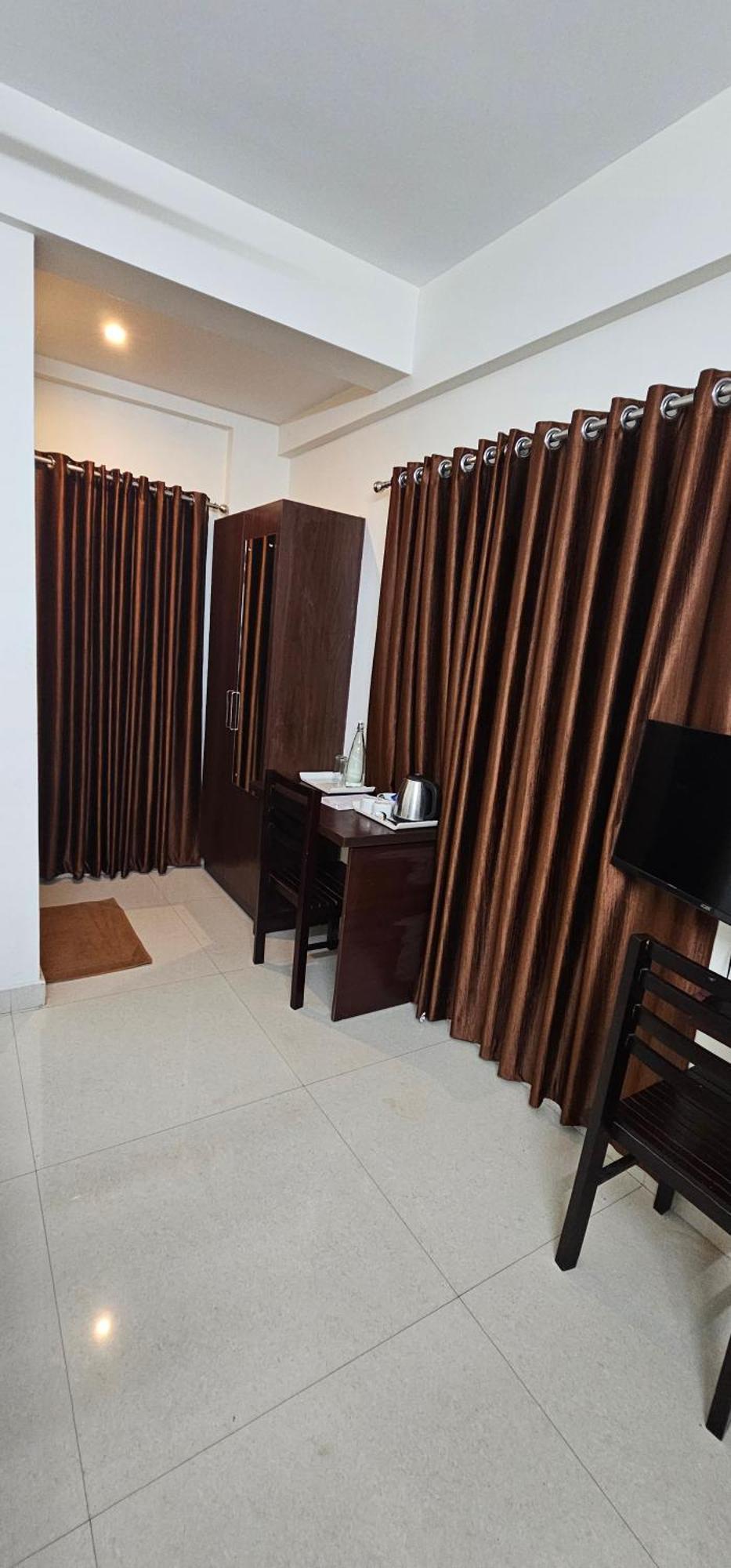 Blueway Residency Downtown Hotel Thiruvananthapuram Exterior foto