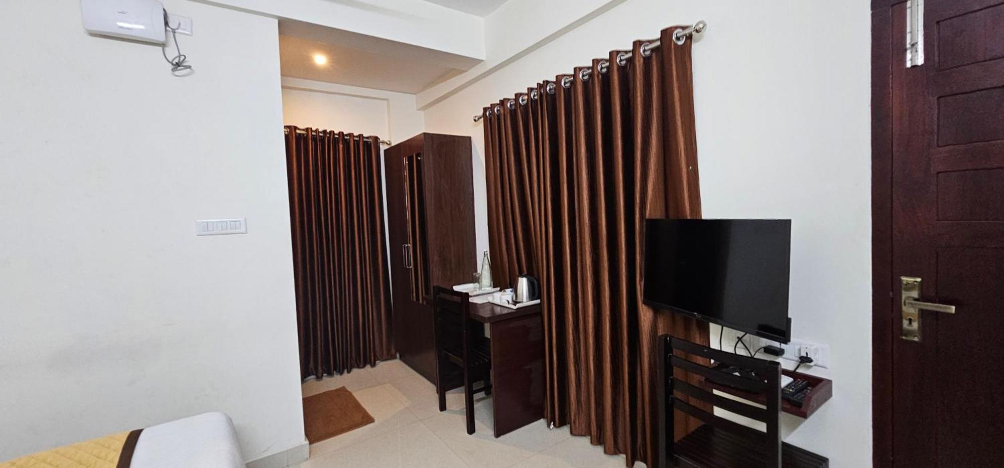 Blueway Residency Downtown Hotel Thiruvananthapuram Exterior foto