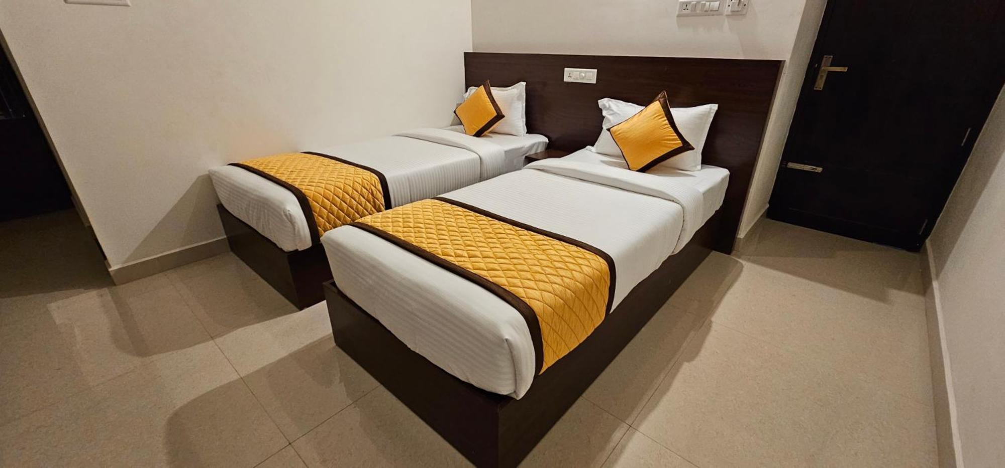 Blueway Residency Downtown Hotel Thiruvananthapuram Exterior foto
